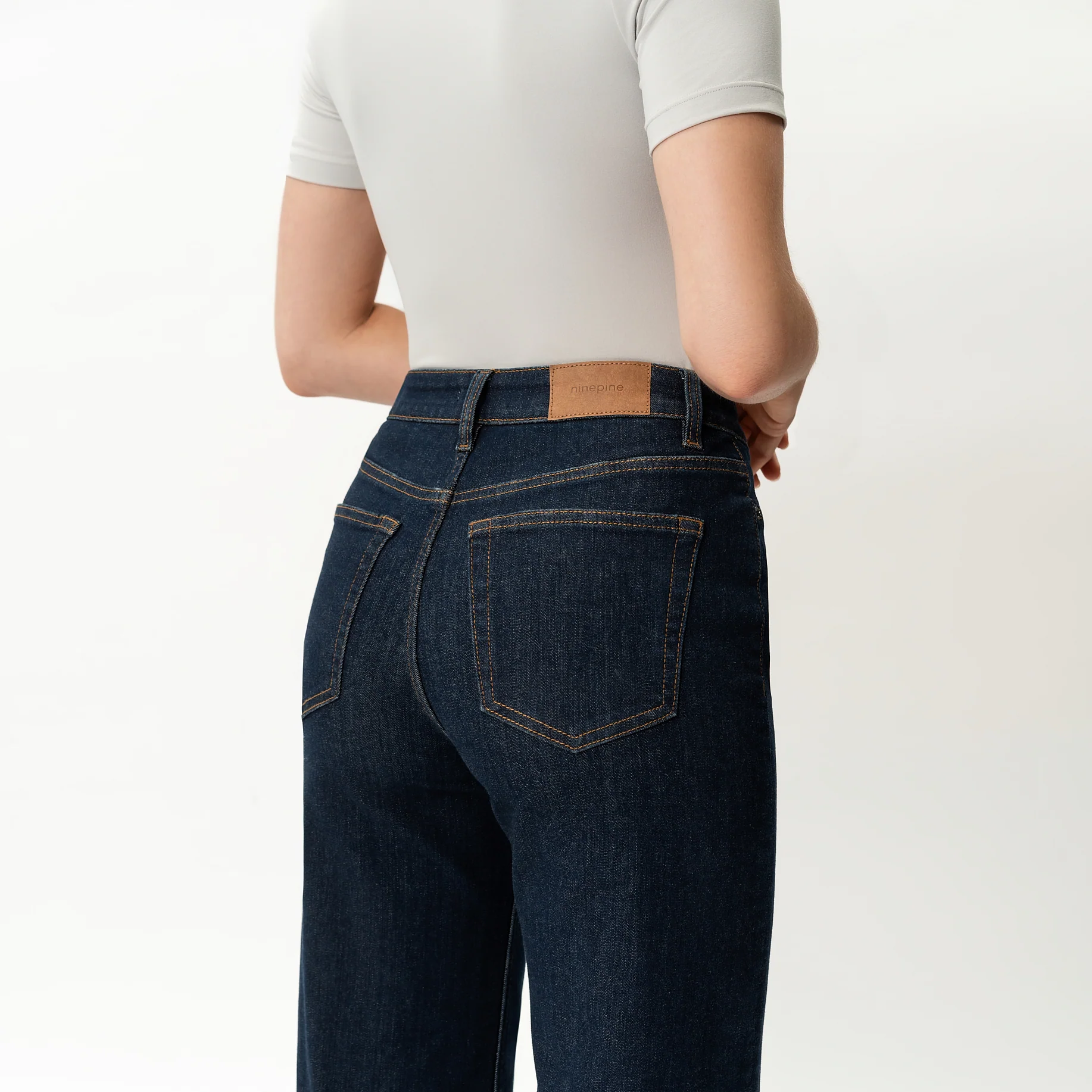 Relaxed ComfortDenim™ Jeans - Image 9